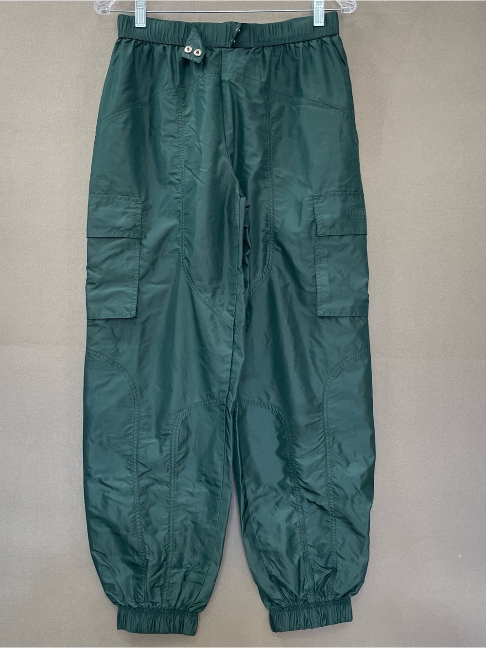 Fabletics Lightweight Cargo Jogger - Parachute Pant Everpine Green Small - Picture 3 of 11